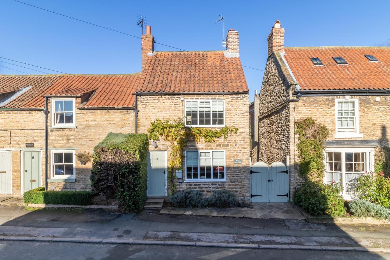 Dene Cottage, Welburn 외부 사진